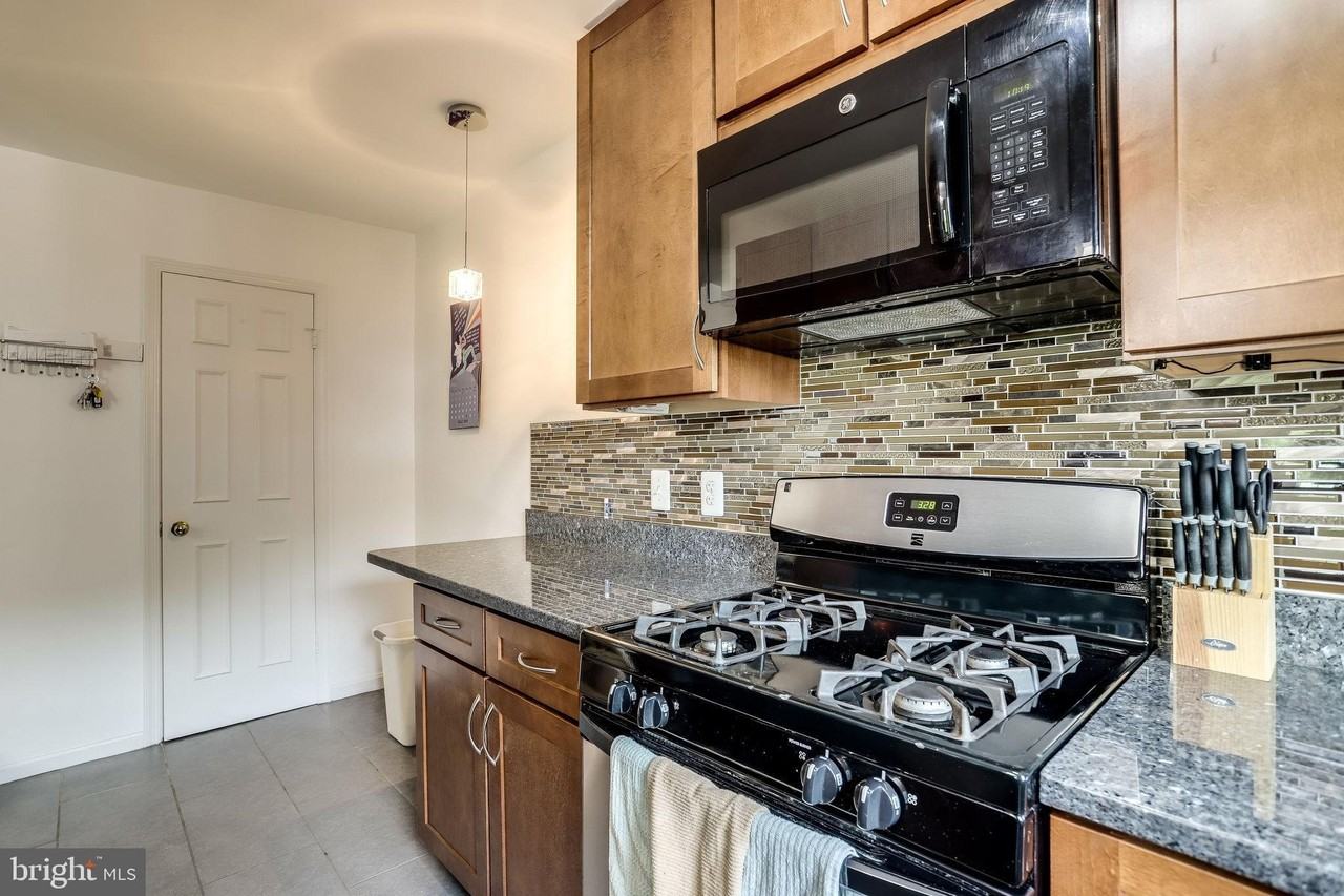 514 S Veitch St - Photo 5 of 25