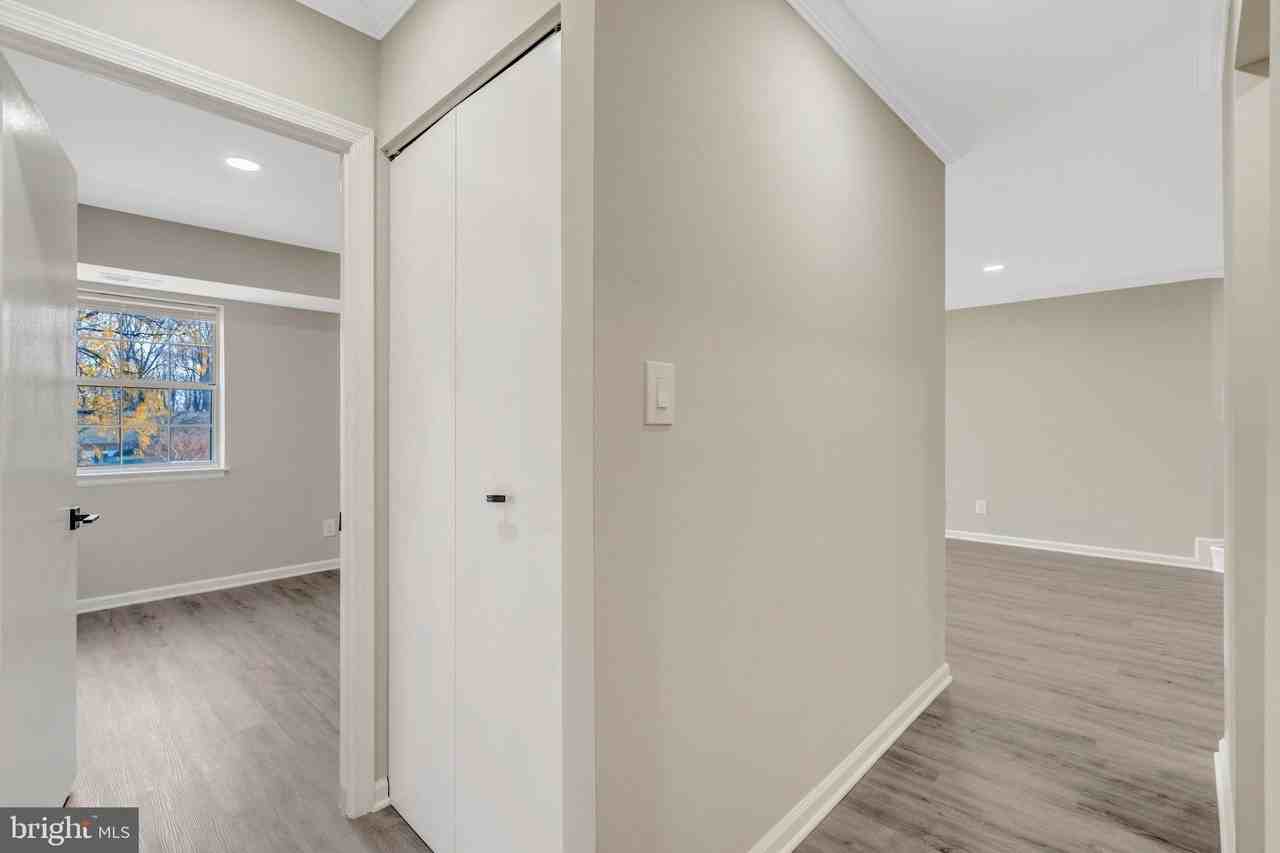 5806 Cove Landing Rd Apt 304 - Photo 6 of 33