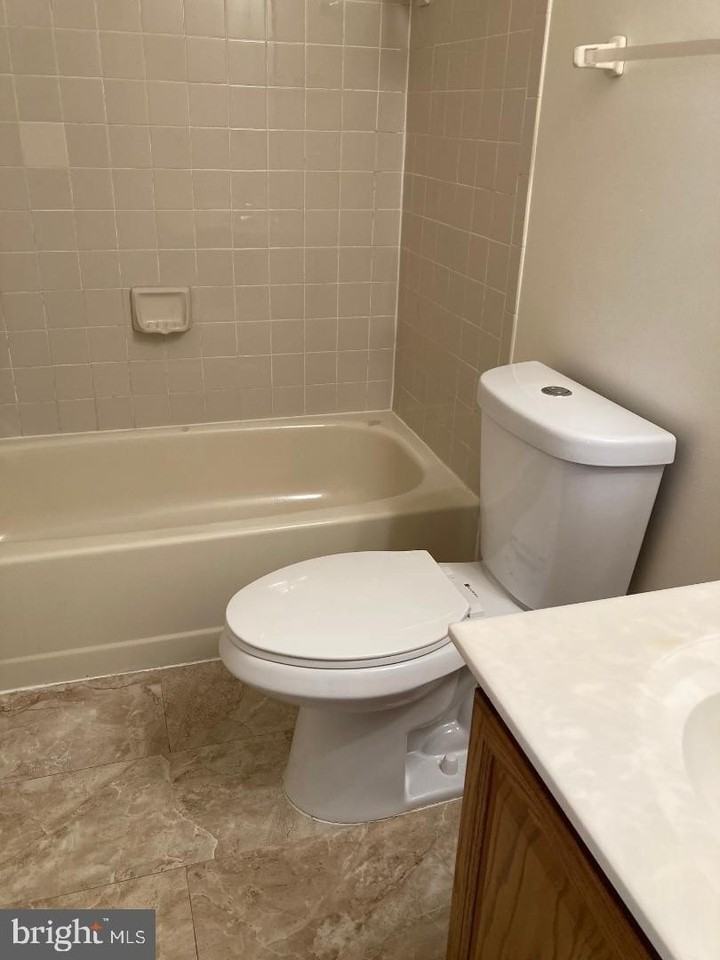 6142 Joust Ln - Photo 7 of 19