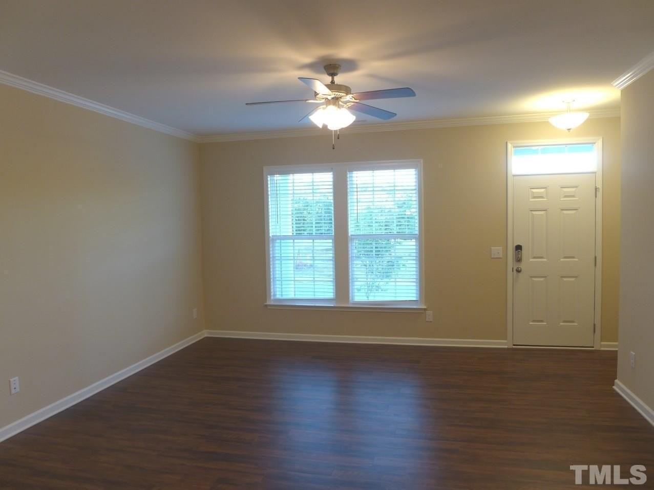 1041 Myers Point Dr - Photo 4 of 25