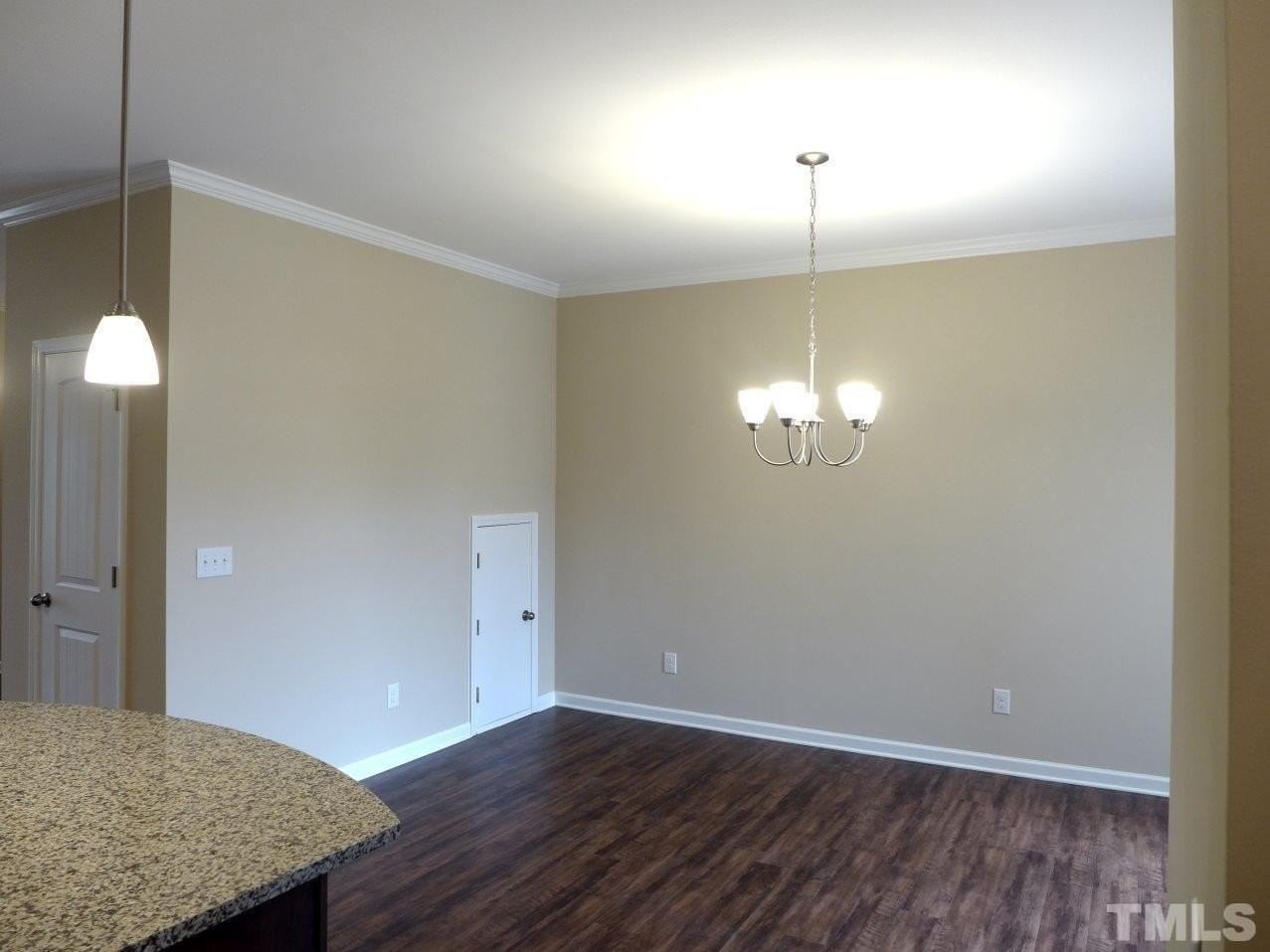 1041 Myers Point Dr - Photo 7 of 25