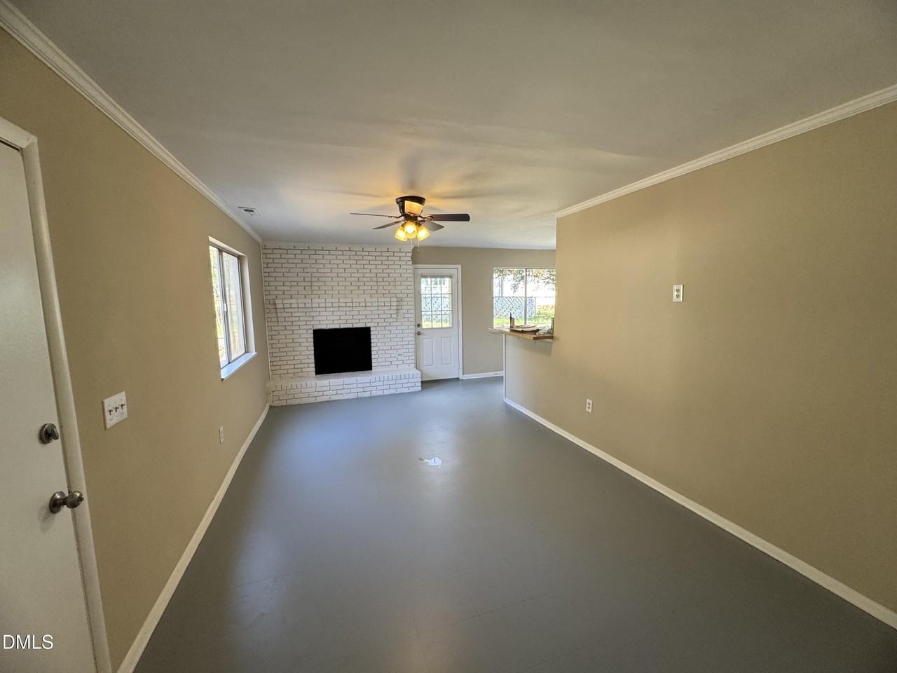 1120 Savannah Dr - Photo 2 of 12