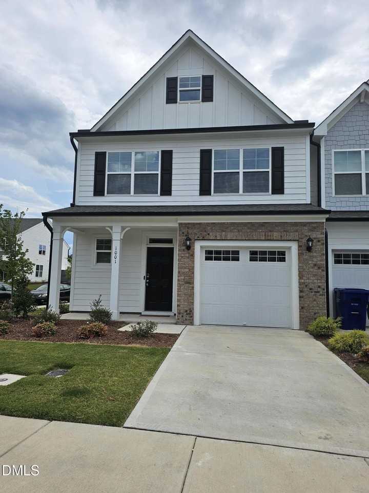 1001 Heartstone Way - Photo 2 of 22