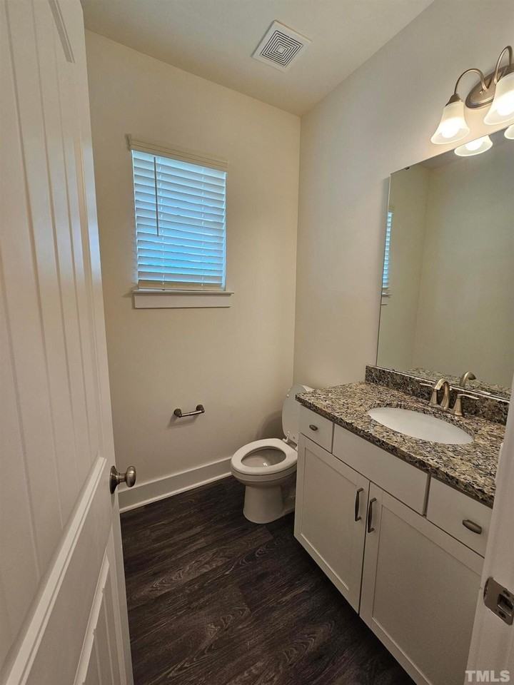 1001 Heartstone Way - Photo 4 of 22