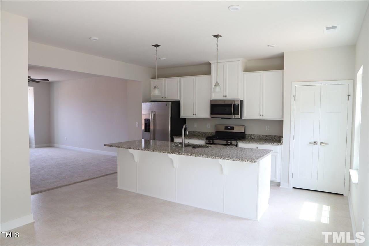 222 Amber Acorn Ave - Photo 4 of 29