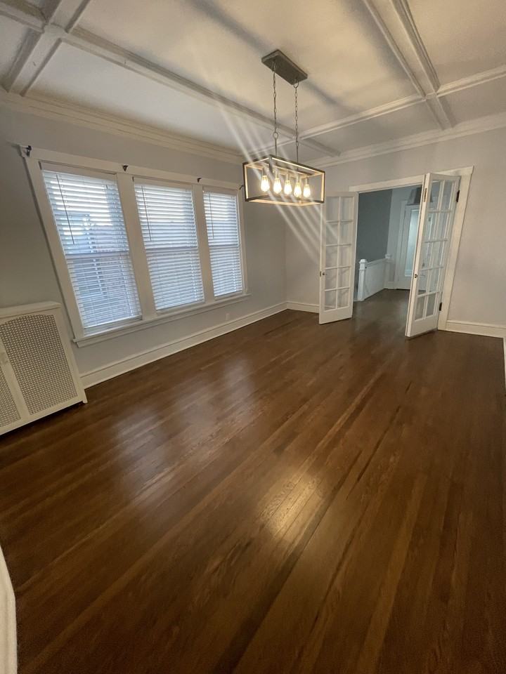 W Gunnison St & N Sheridan Rd - Photo 6 of 23