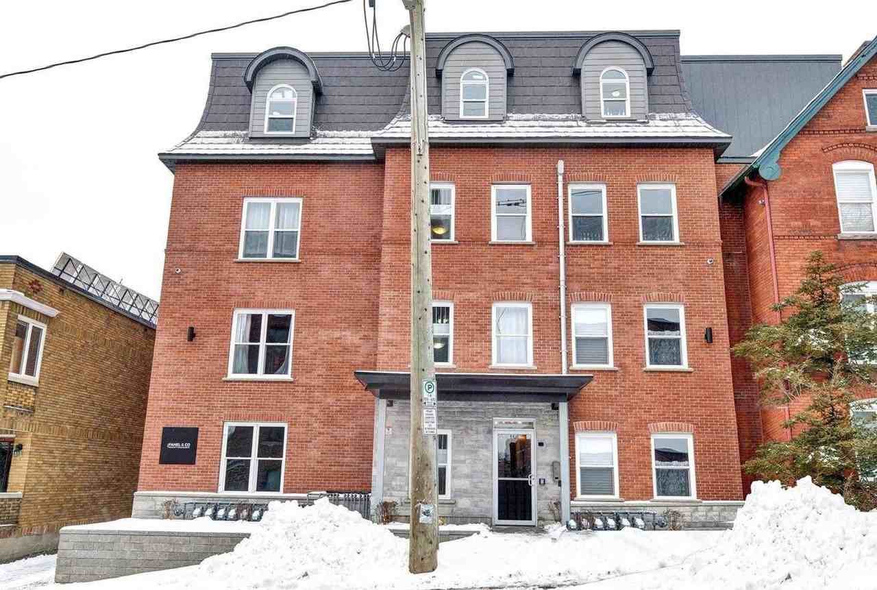 84 Russell Avenue - Photo 2 of 14