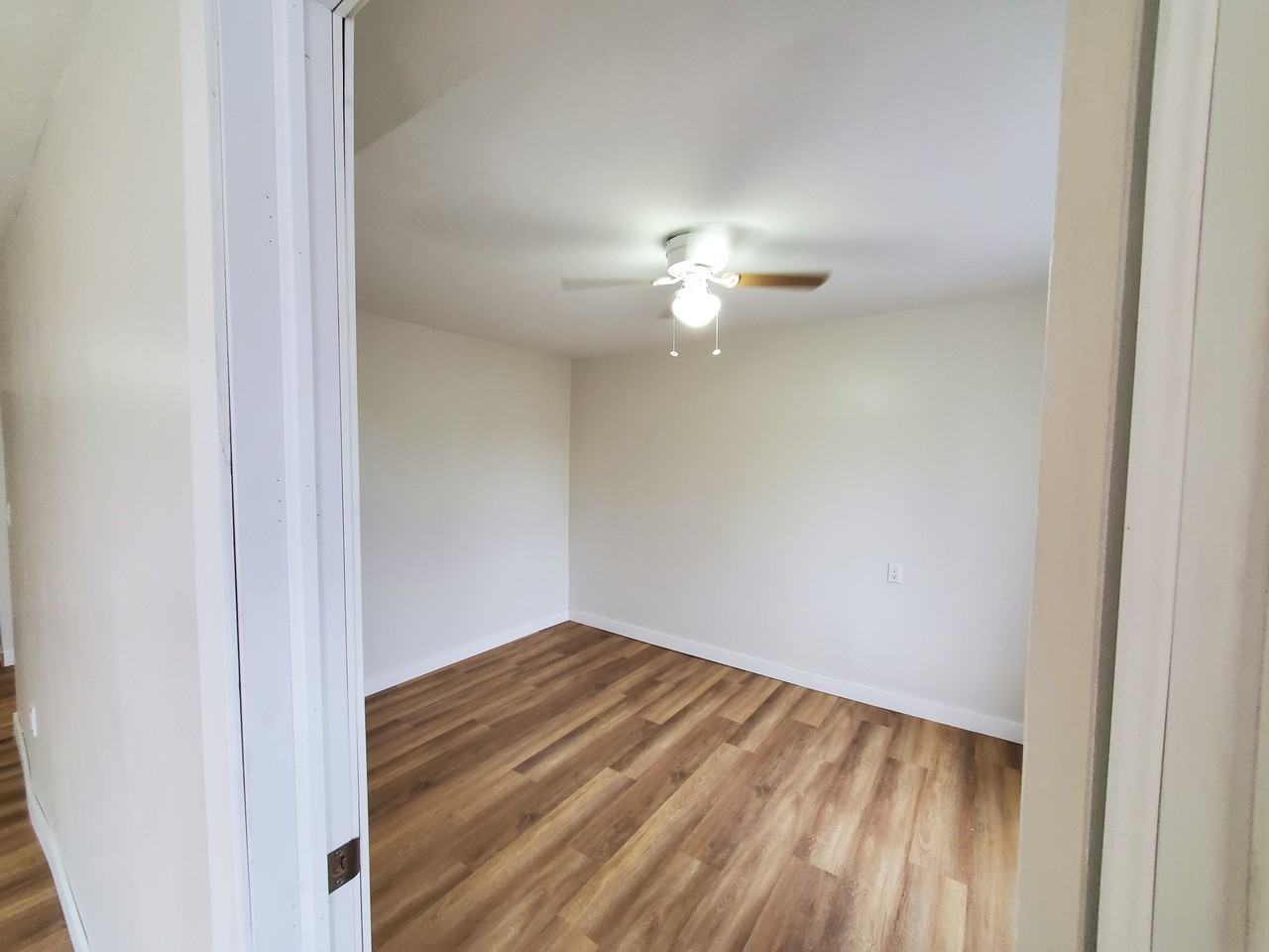 583-585 King Street, Unit 2, Welland - Photo 4 of 7