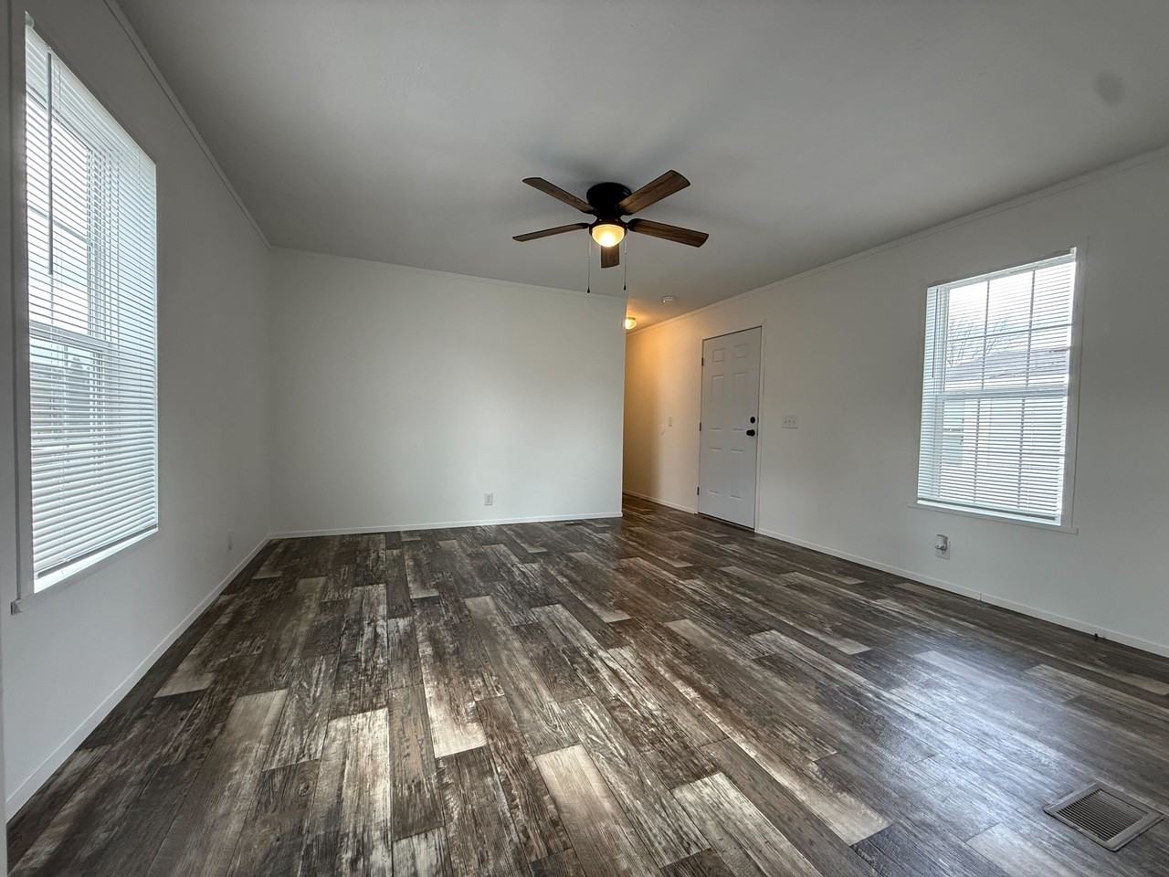 11719 Cascade Cir #101 - Photo 3 of 27