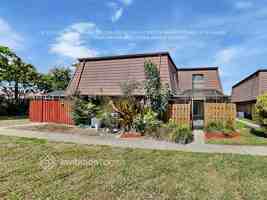 featured image of 7789 Courtyard Run W