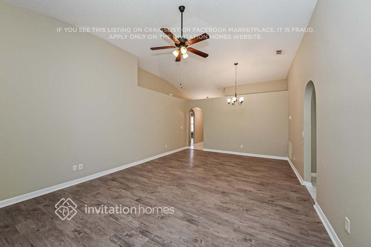 4508 Stable Dr - Photo 3 of 17