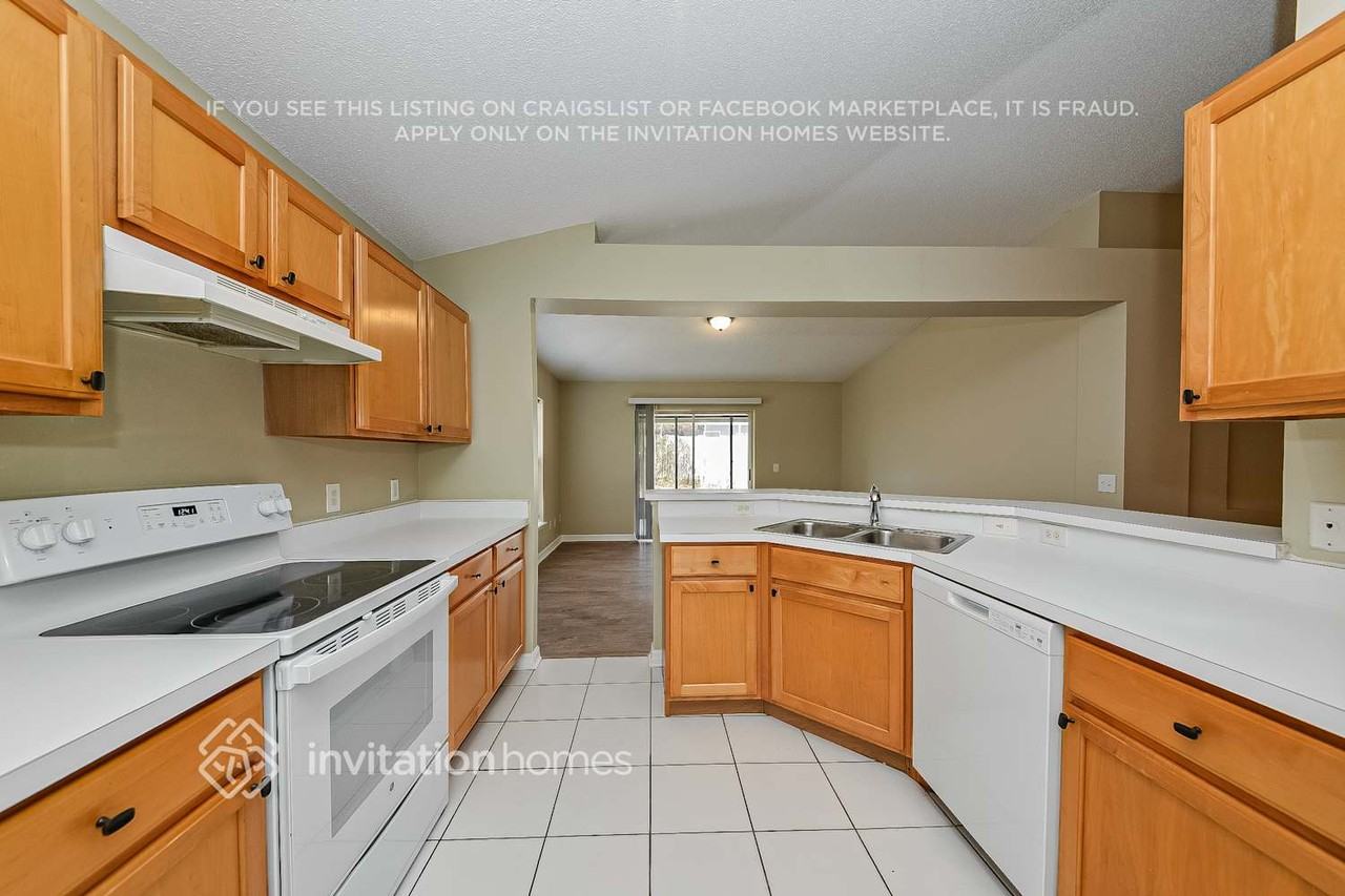 4508 Stable Dr - Photo 5 of 17