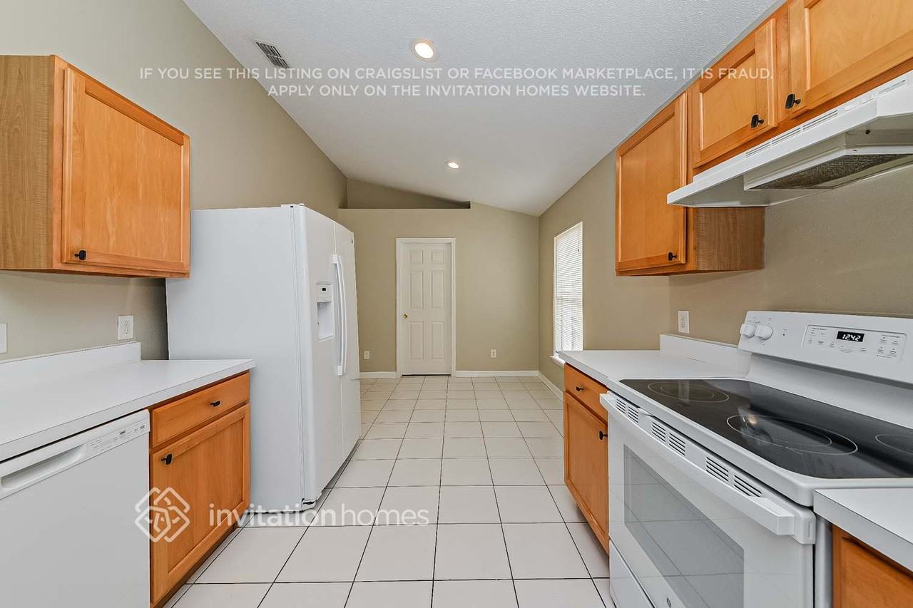 4508 Stable Dr - Photo 6 of 17