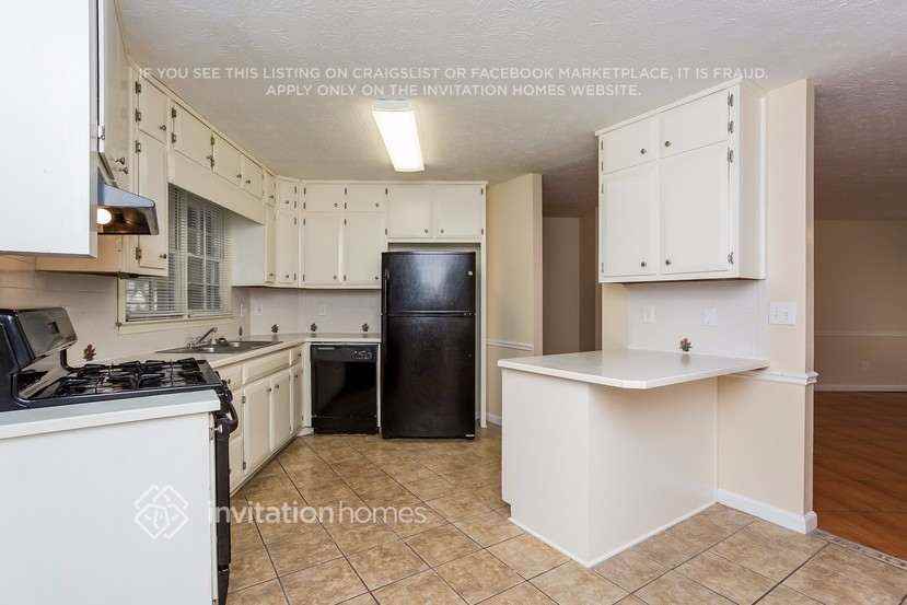 2449 Windridge Dr Ne - Photo 5 of 15