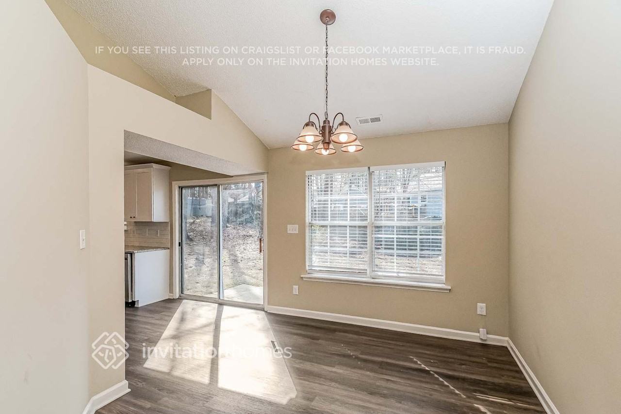 4 Halsey Pl - Photo 5 of 18