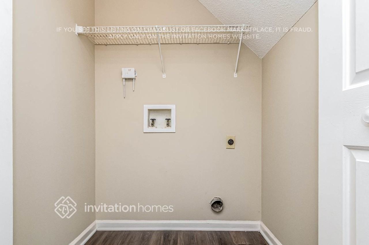 4 Halsey Pl - Photo 7 of 18