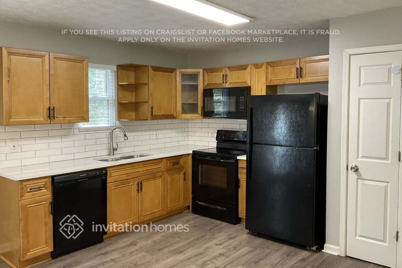 6165 Queens Rd - Photo 6 of 20