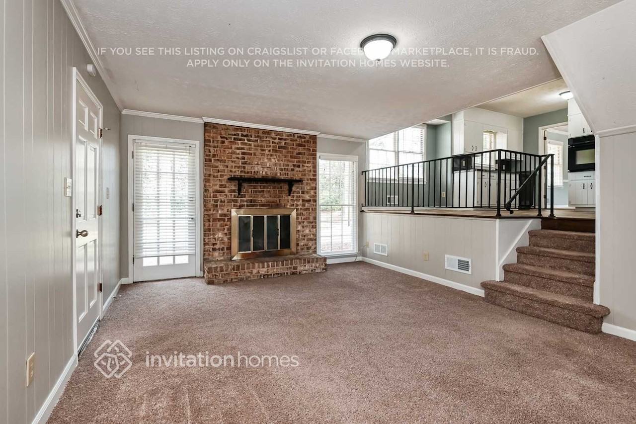 230 Meadowood Ct - Photo 4 of 18