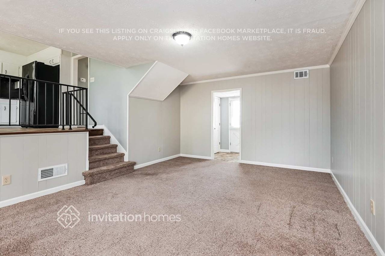 230 Meadowood Ct - Photo 5 of 18