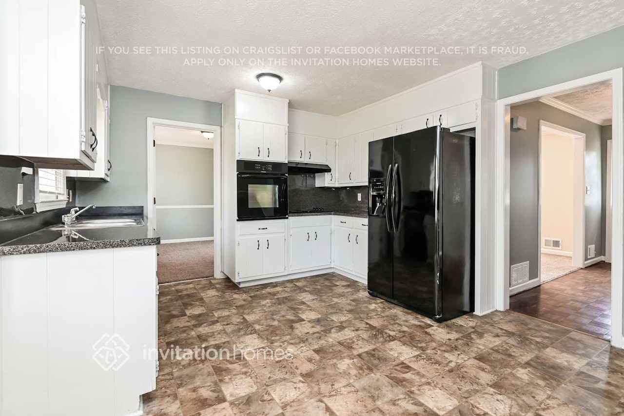 230 Meadowood Ct - Photo 6 of 18