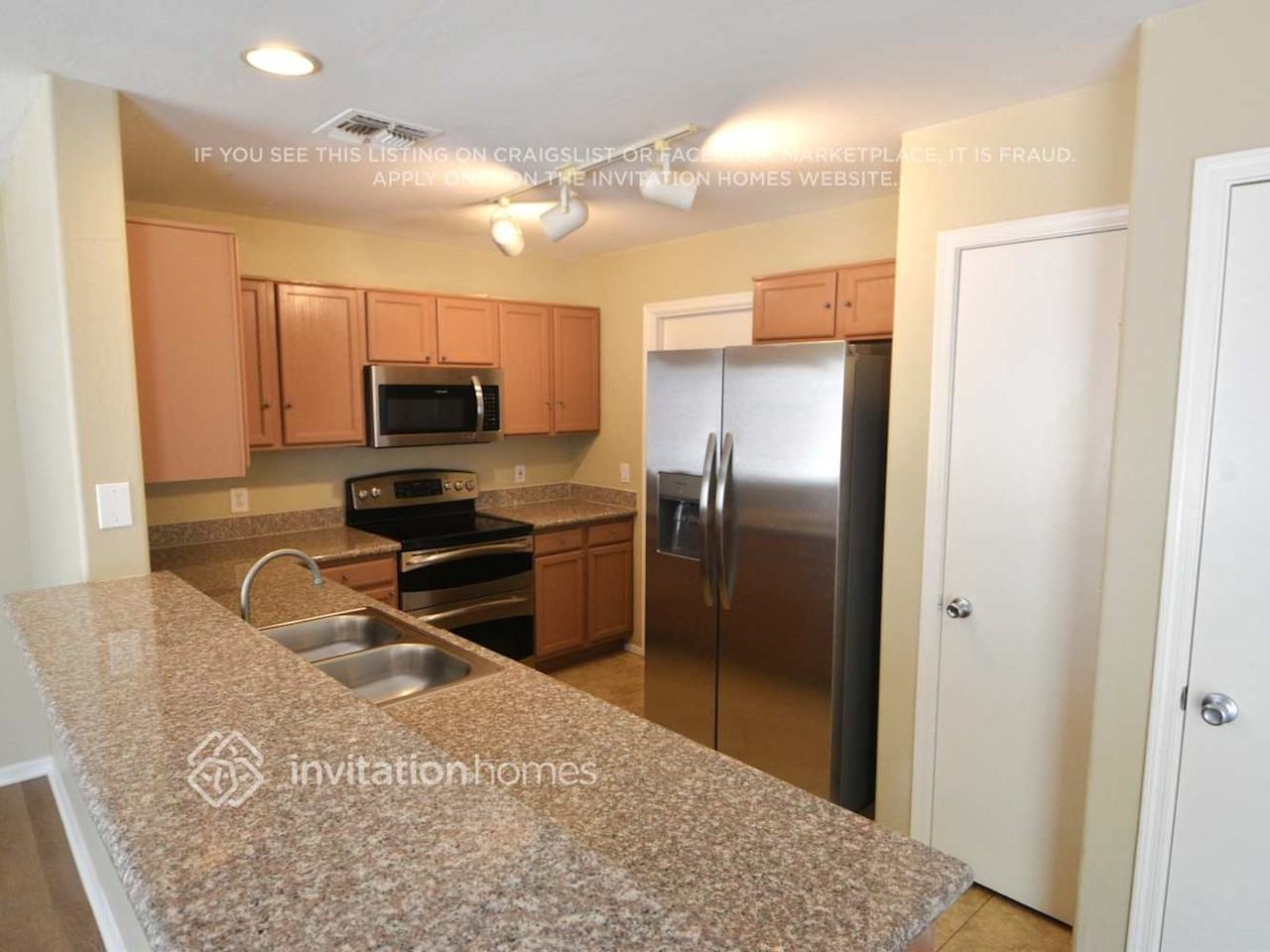 12112 W Dahlia Dr - Photo 5 of 17