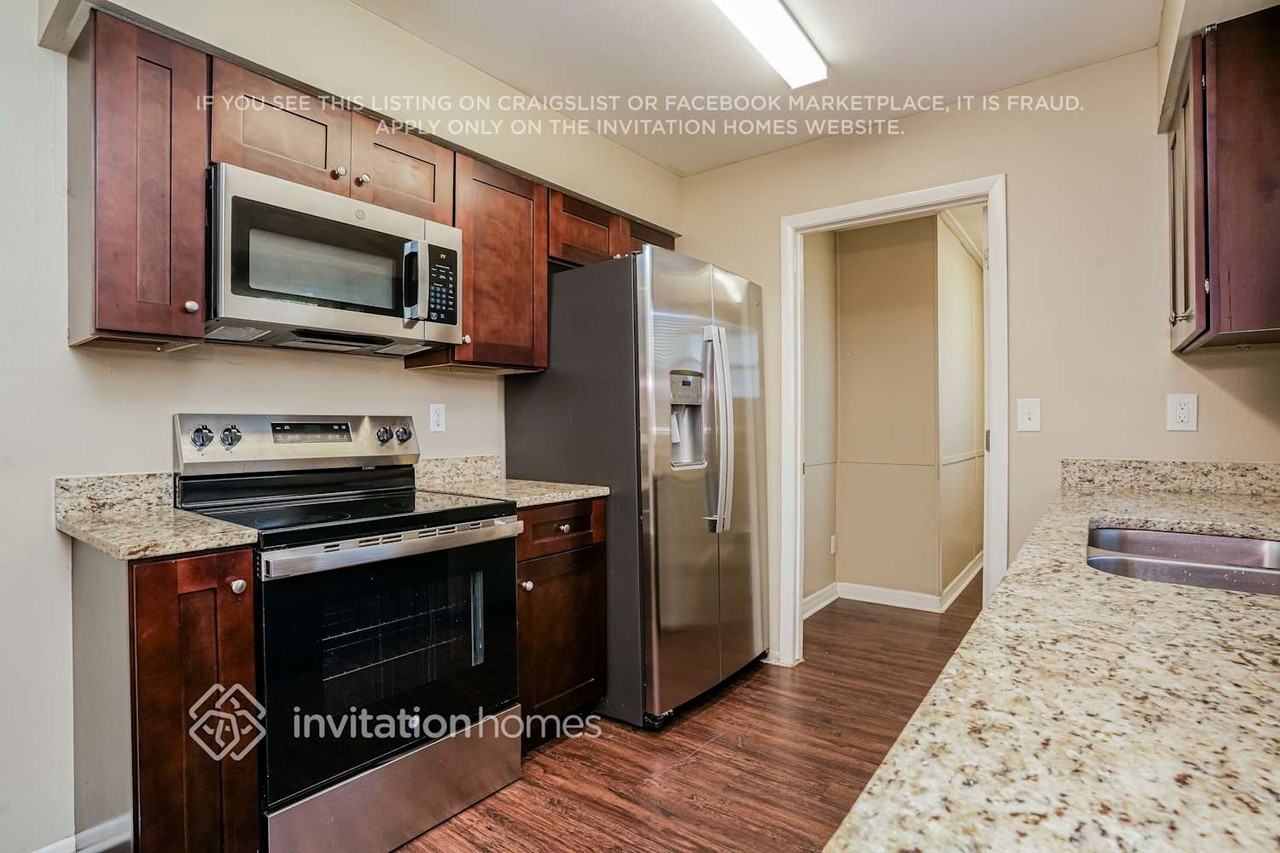 6230 Jubilee Ln - Photo 5 of 17