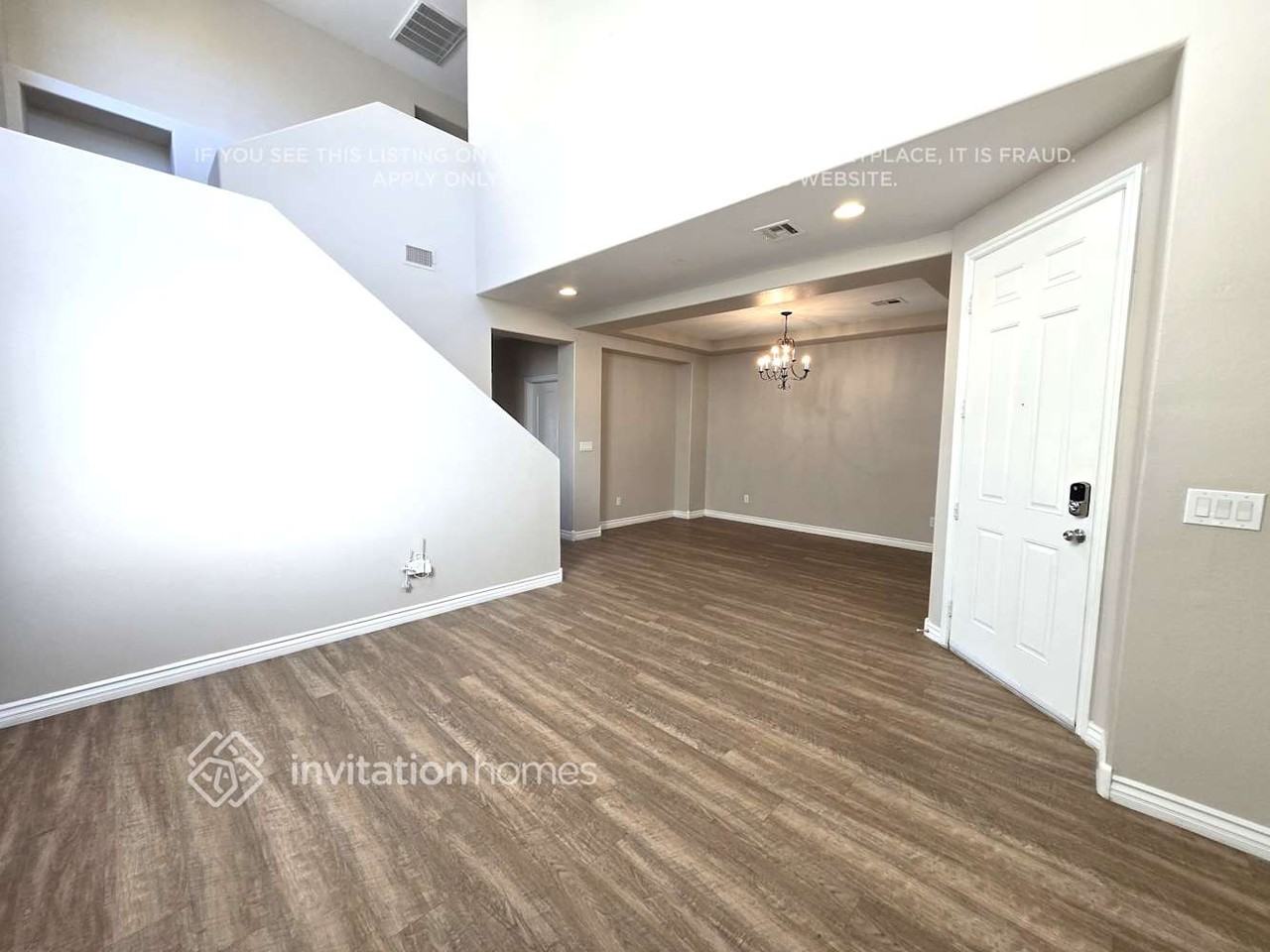 5492 Oatfield St - Photo 2 of 21