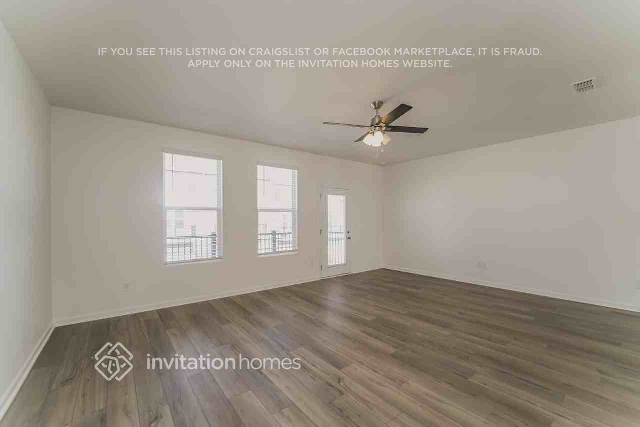 5041 Ragsdale Dr - Photo 5 of 18