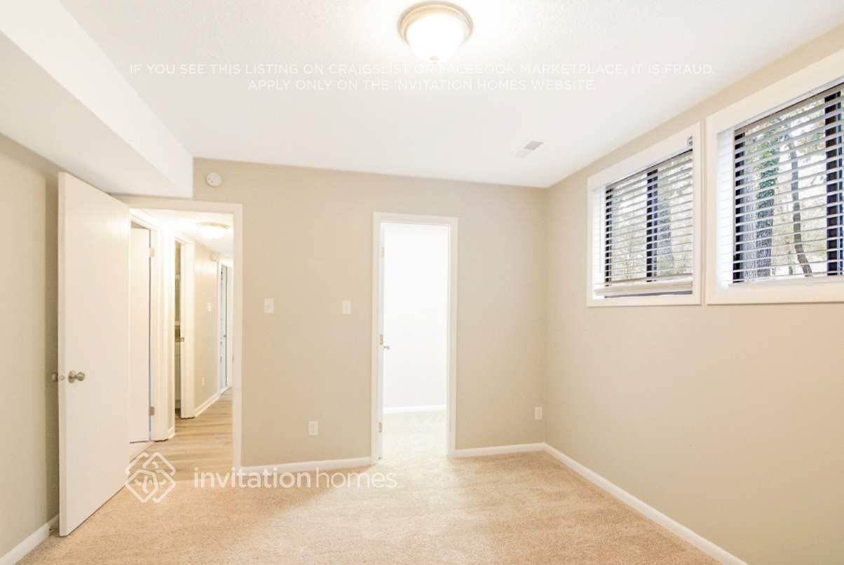 7812 Haymarket Ln - Photo 4 of 27