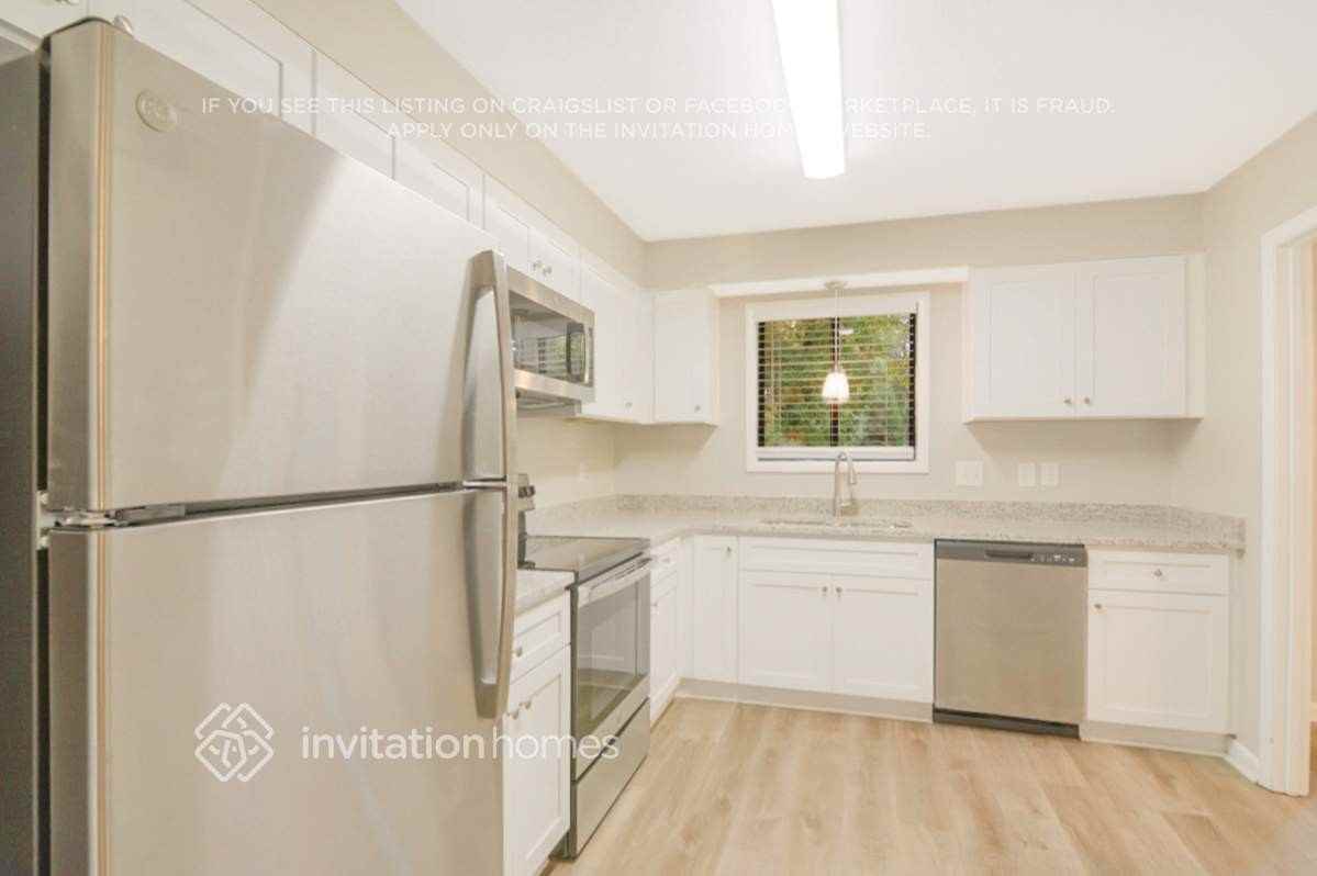 7812 Haymarket Ln - Photo 7 of 25