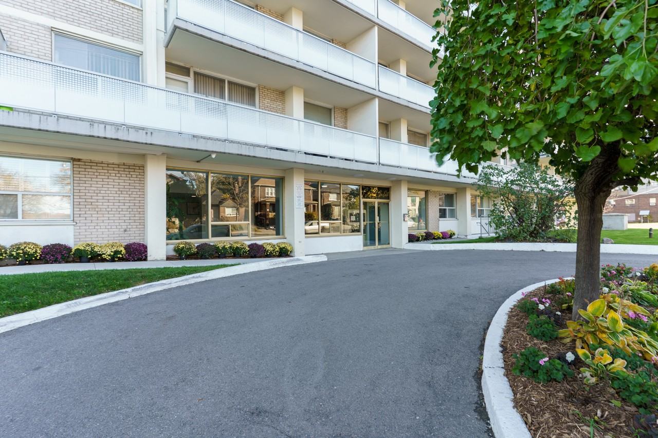485 Eglinton Ave E - Photo 4 of 16