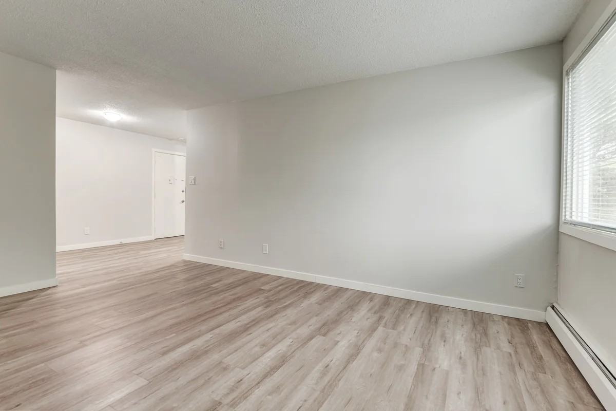 Williamson Manor - Photo 6 of 35