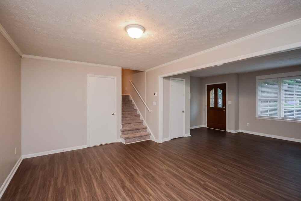 990 Woodbridge Dr Ne - Photo 7 of 20