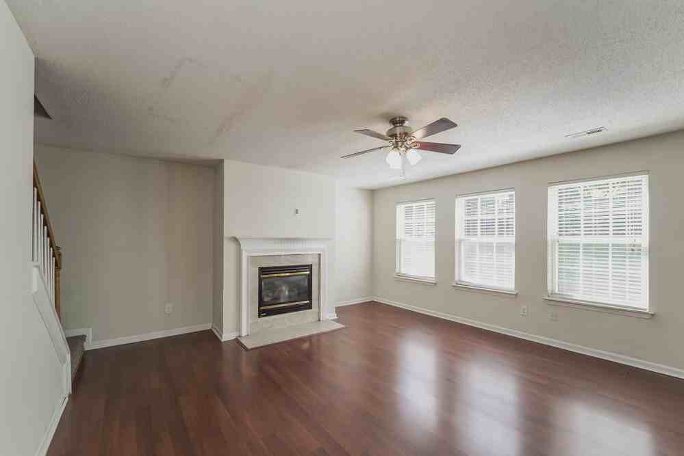 5900 Hidden Meadow Ln - Photo 5 of 17