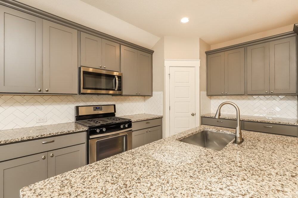 10526 Rosalina Loop - Photo 6 of 16