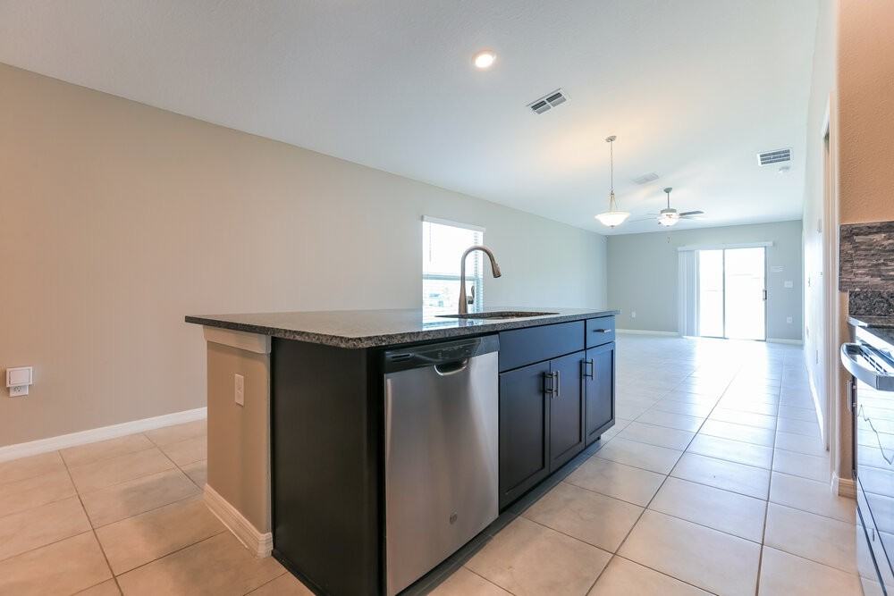 6983 King Creek Dr - Photo 5 of 15