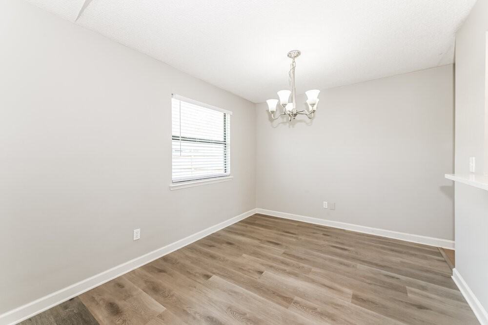 7974 Amandas Crossing Dr E - Photo 6 of 16