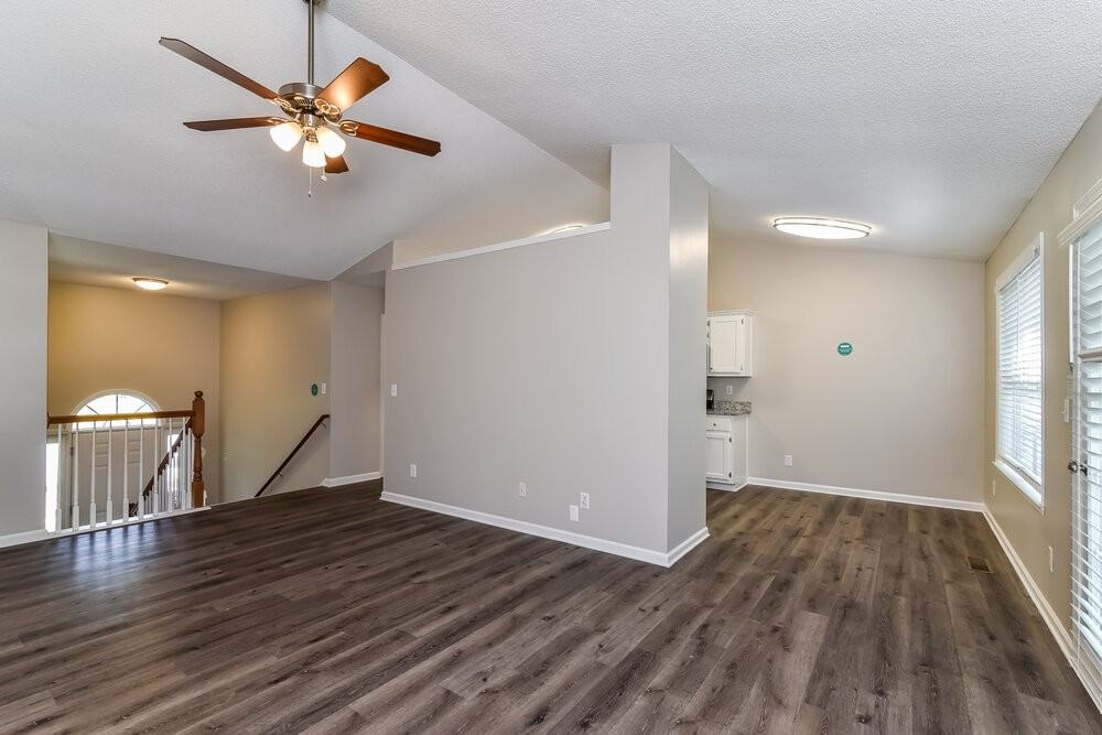 2641 Fort Apachee Ct - Photo 5 of 17