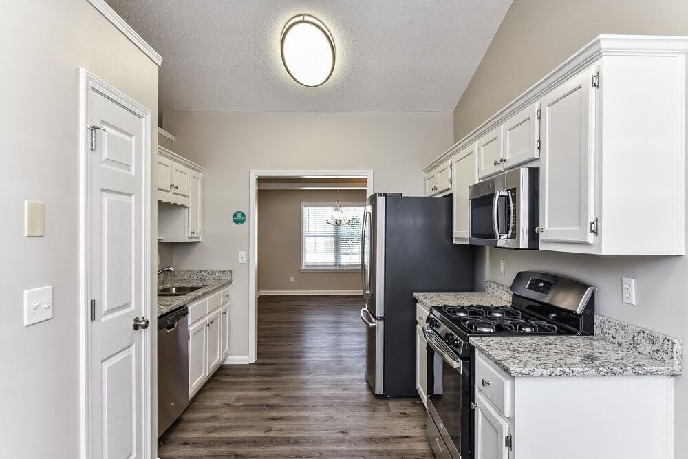 2641 Fort Apachee Ct - Photo 7 of 17