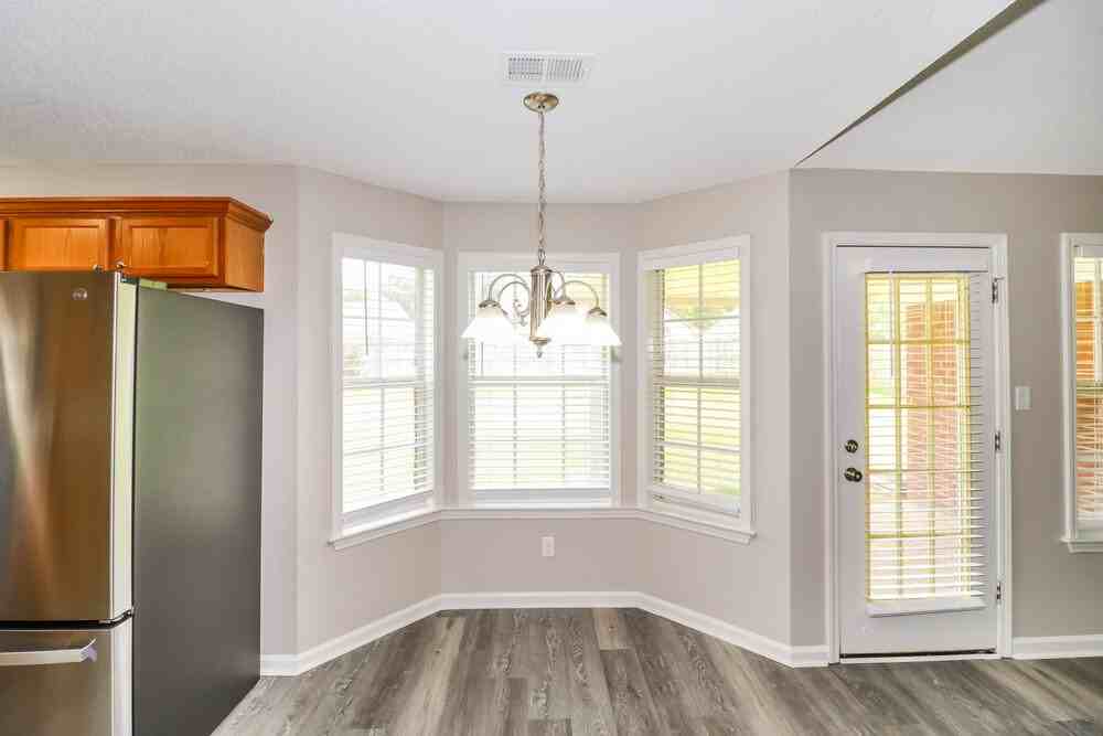 5746 Oakley Dr - Photo 6 of 16