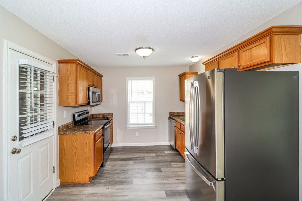 5746 Oakley Dr - Photo 7 of 16