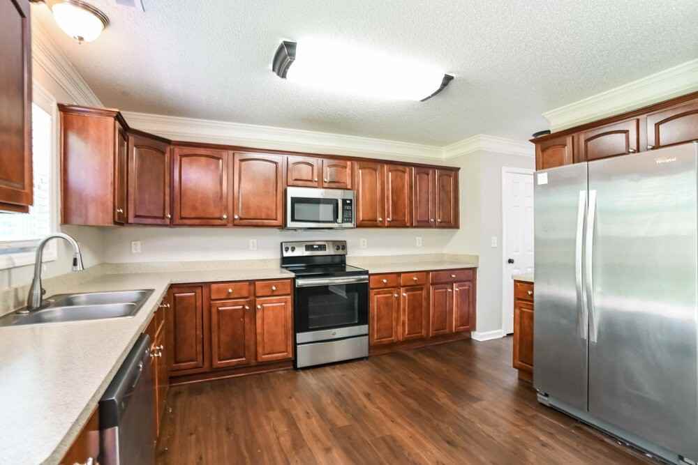 2739 Highland Park Dr - Photo 7 of 20