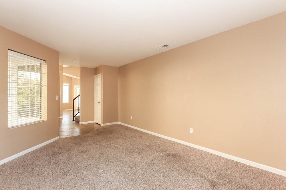 7521 E Laguna Azul Ave - Photo 2 of 15