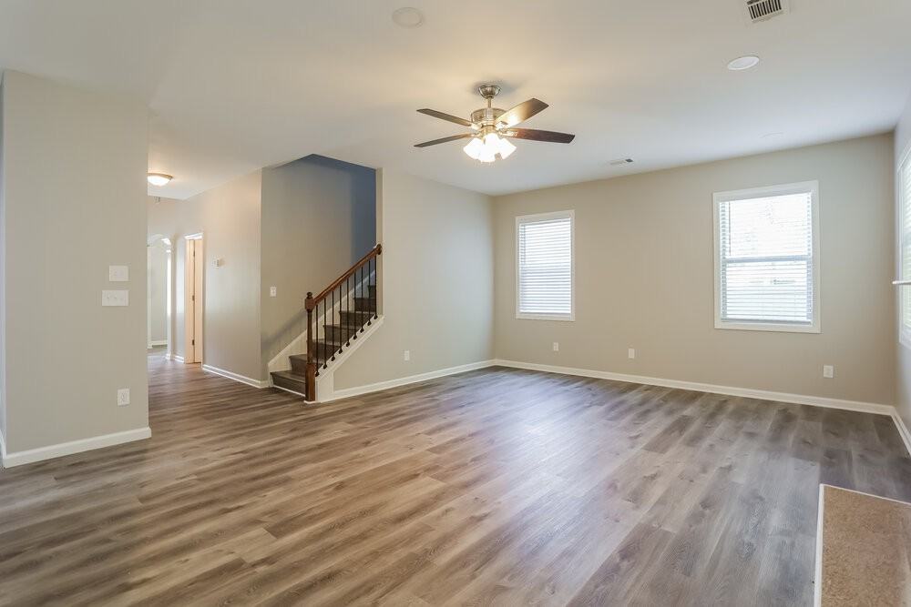 370 Brannigan Ct - Photo 4 of 20