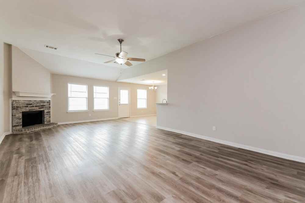 708 Mackenzie Dr - Photo 5 of 19