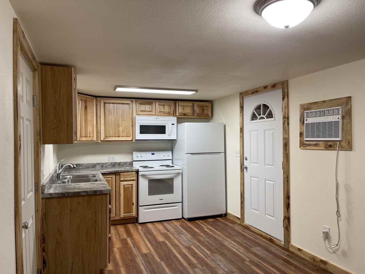 412 South Mission Street #C - Photo 2 of 9