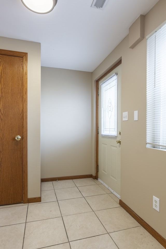 Square 131 - 8 Plex - Photo 3 of 42