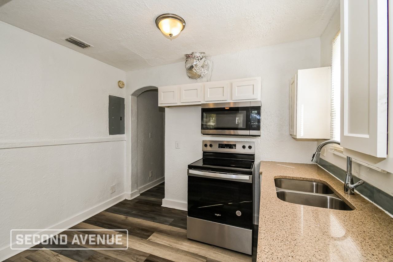 1585 W 16th St - Photo 6 of 24