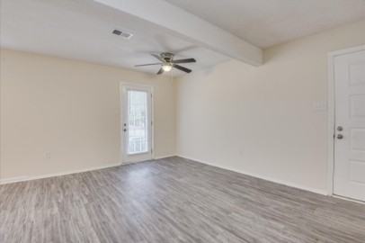 San Sebastian Apartments - Photo 2 of 14