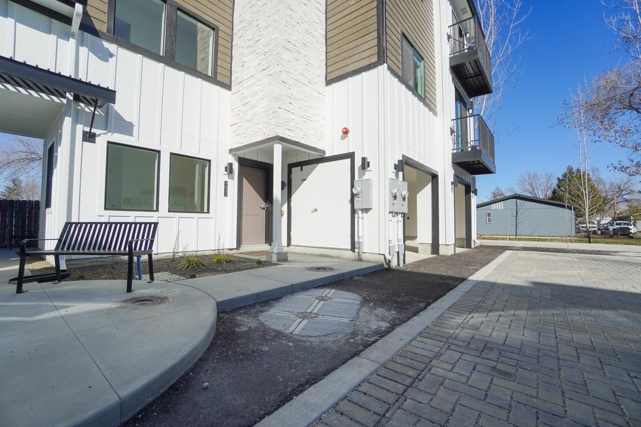 4632 North Iota Lane - Photo 2 of 18